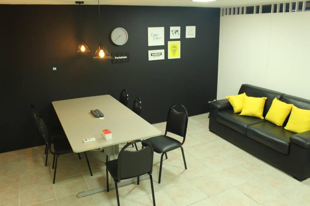 13 Flat Beira Mar Com Energia, Vaga, 3 Camas, Wi-Fi E Ar Appartement Fortaleza  Buitenkant foto