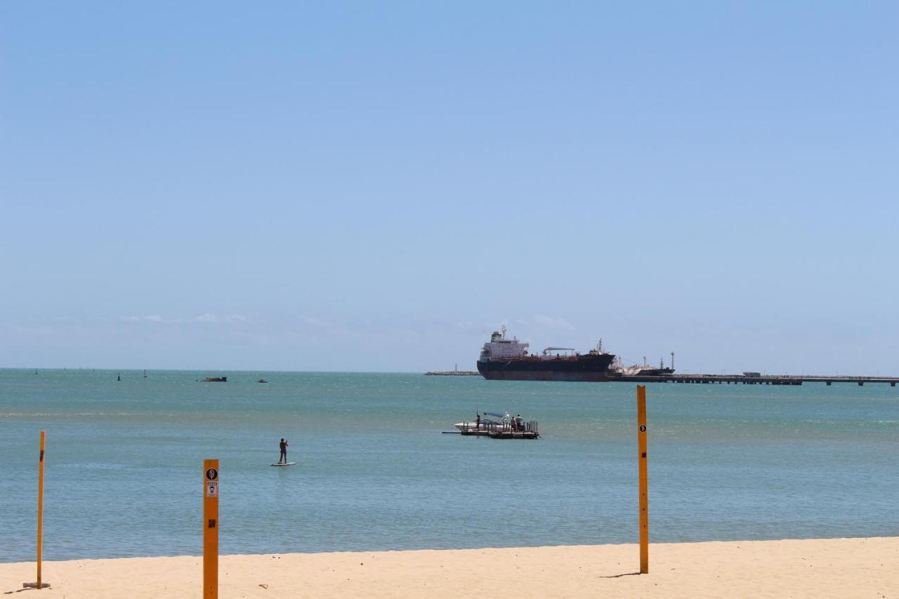 13 Flat Beira Mar Com Energia, Vaga, 3 Camas, Wi-Fi E Ar Appartement Fortaleza  Buitenkant foto
